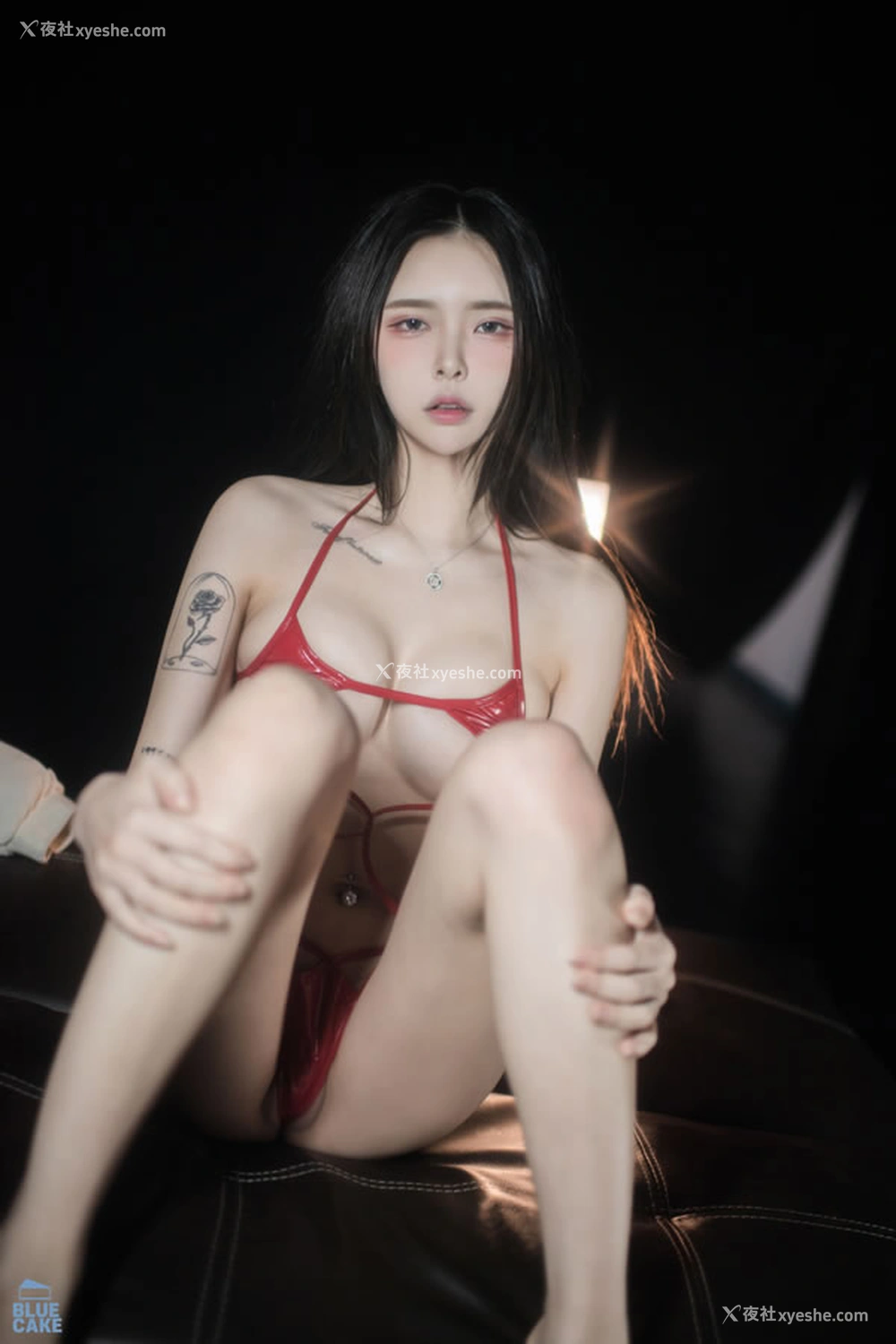 1P - 长发小姐姐Yuka内衣SM私拍人体图集