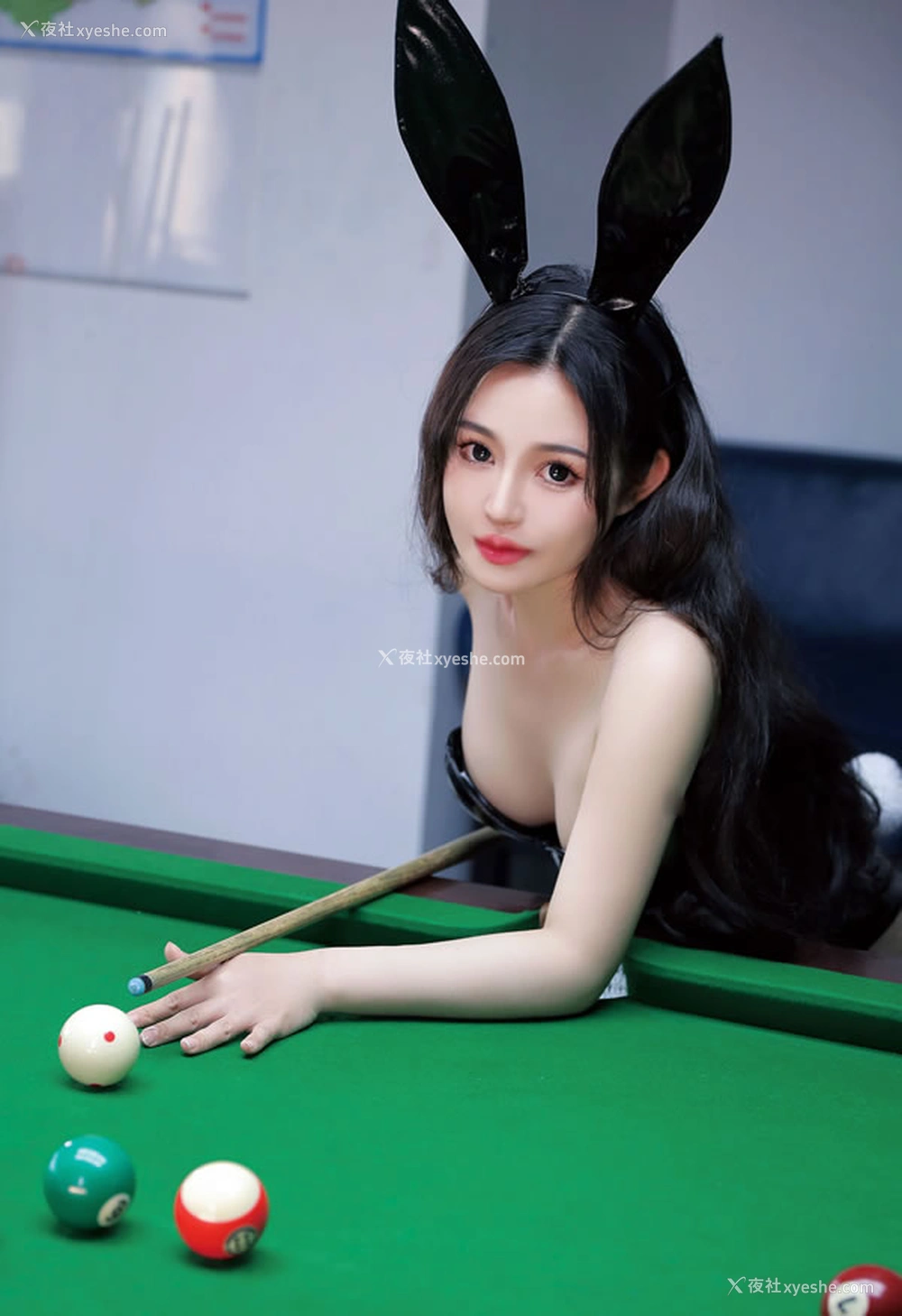 1P - 福利姬桃暖酱-台球女郎无圣光图集