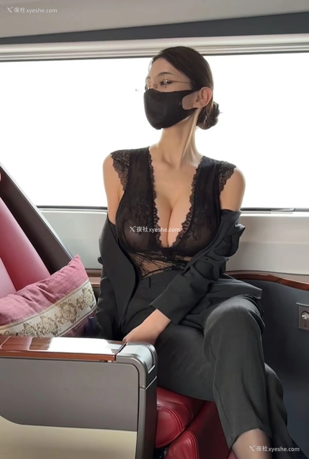 1P - 网红小姐姐脸红Dearie -情人节动铁艳女