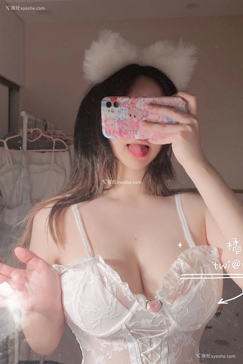 1P - 推特美女橘果@raaaabyy尺度私拍图集