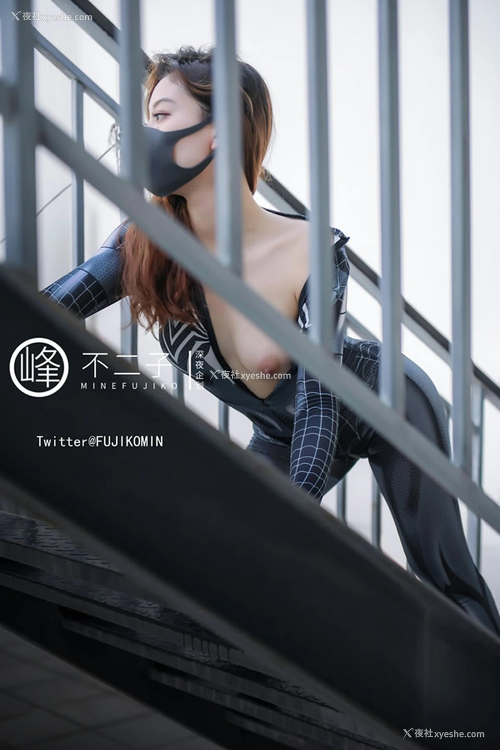 1P - 深夜出品峰不二子 – 蜘蛛女俠天台露出