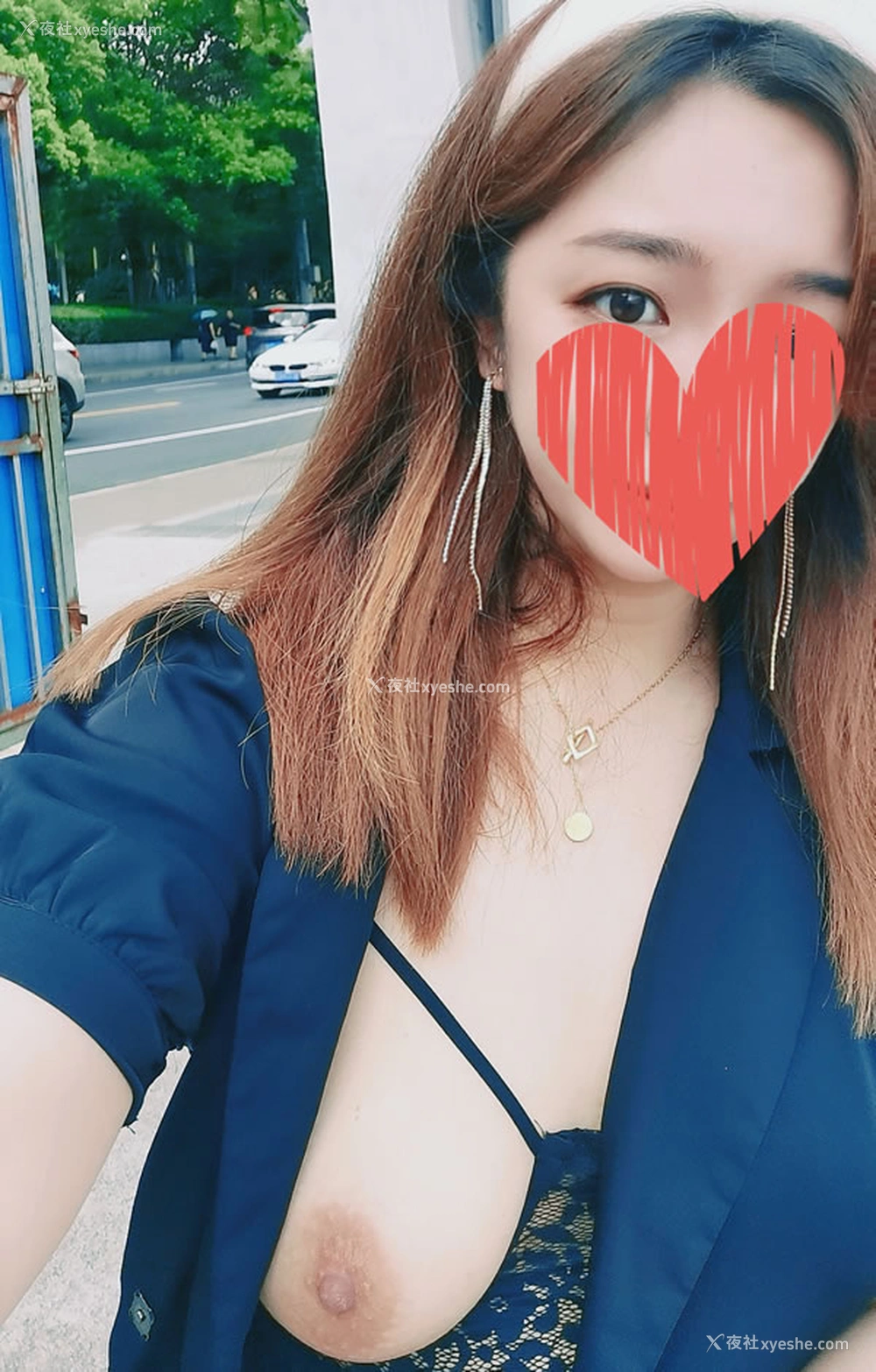 1P - 巨乳网红@我是娜娜呀 – 逛街式露出
