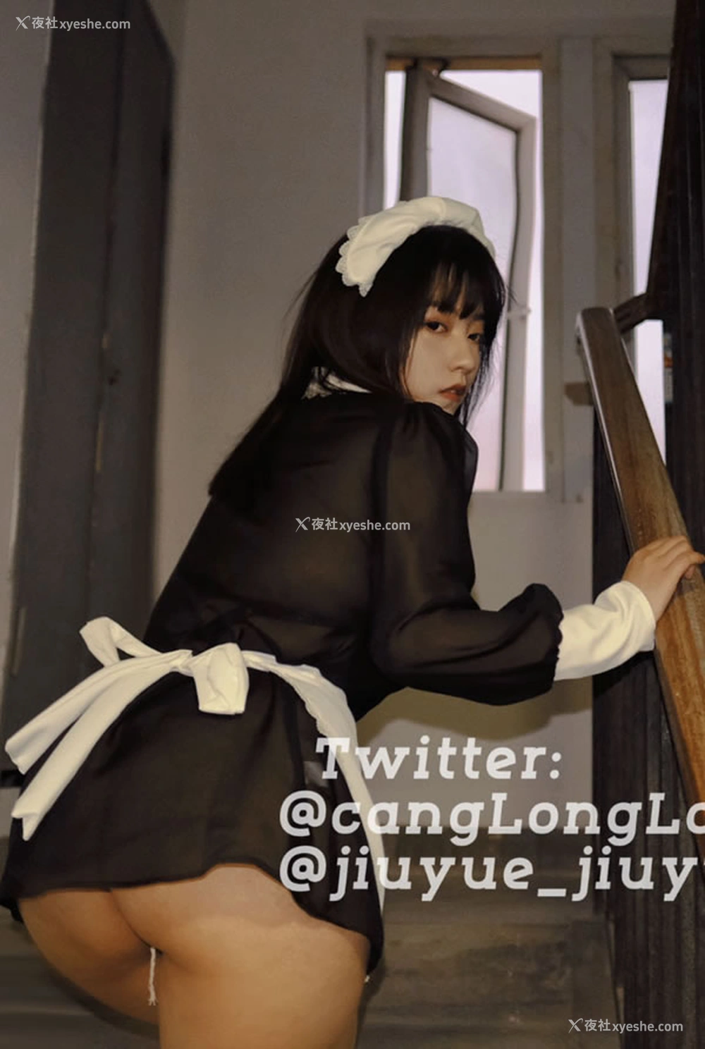 1P - 福利姬美女酒月-透视黑纱小女仆调教