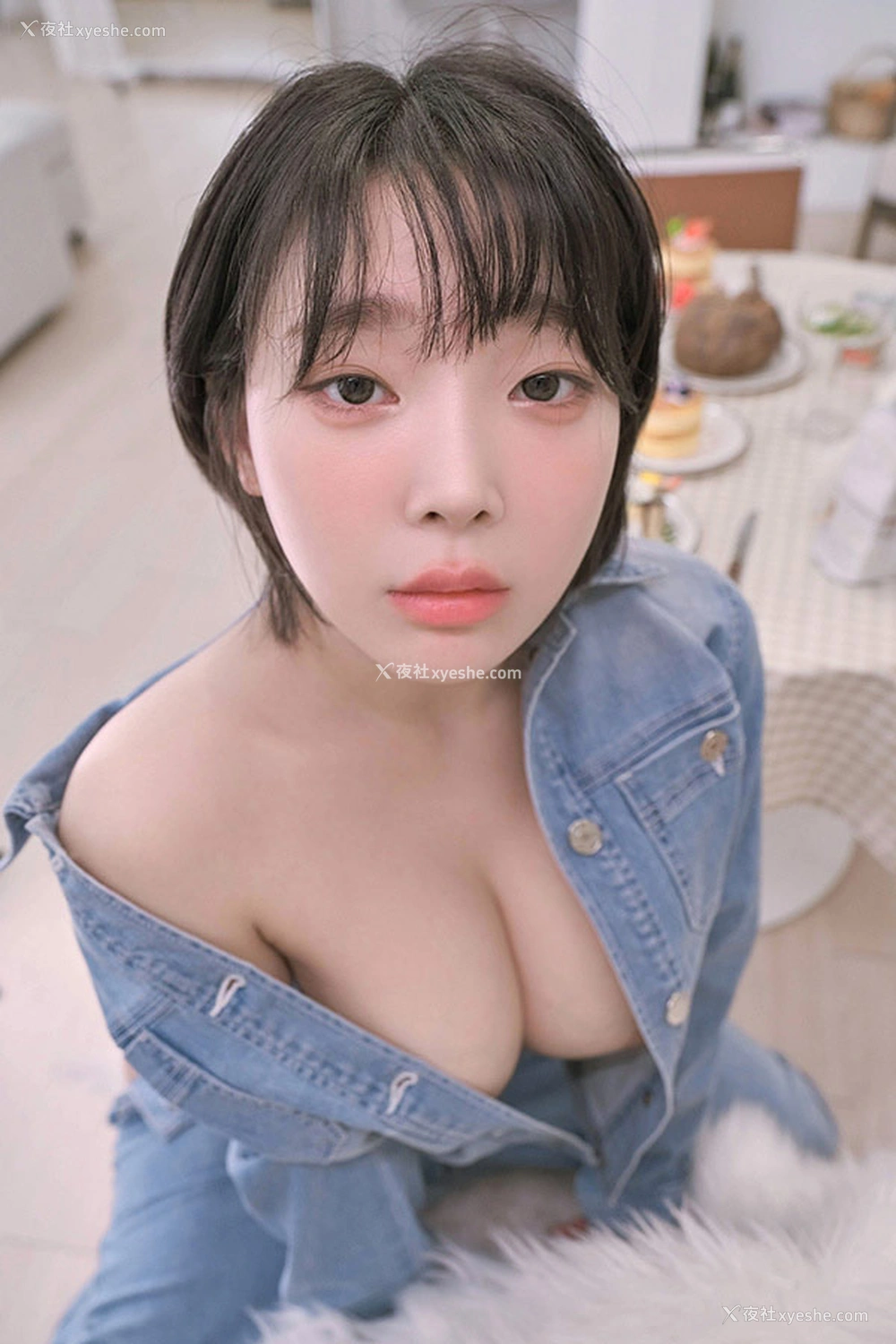 1P - 高颜值美女姜仁卿 居家牛仔衣尺度写真