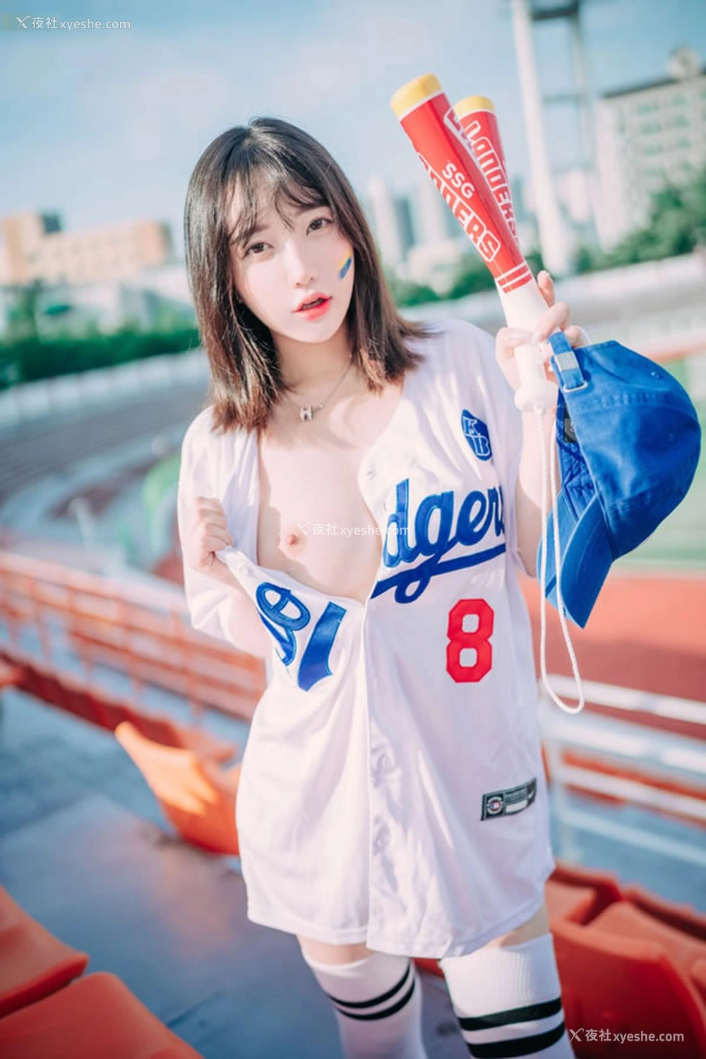 1P - 肌肤嫩美的啦啦队女生孙乐乐无圣光图集
