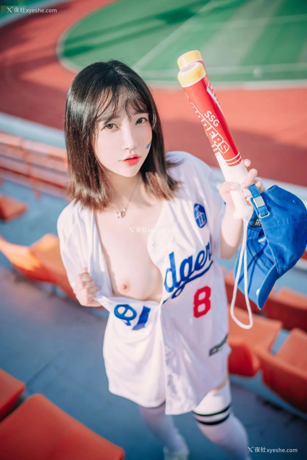 1P - 肌肤嫩美的啦啦队女生孙乐乐无圣光图集