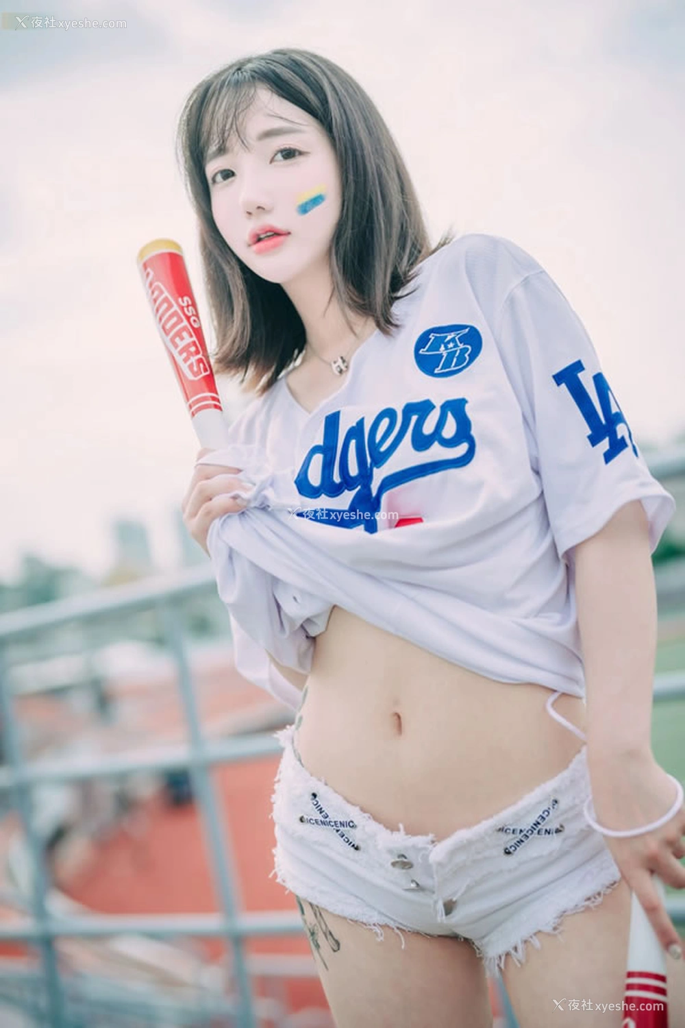 1P - 肌肤嫩美的啦啦队女生孙乐乐无圣光图集