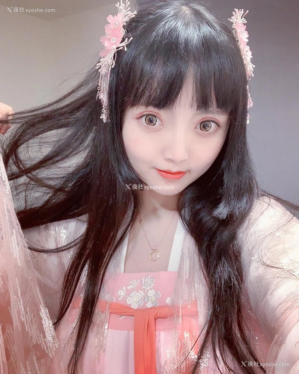 1P - 童颜巨乳网红可露儿无圣光视图集