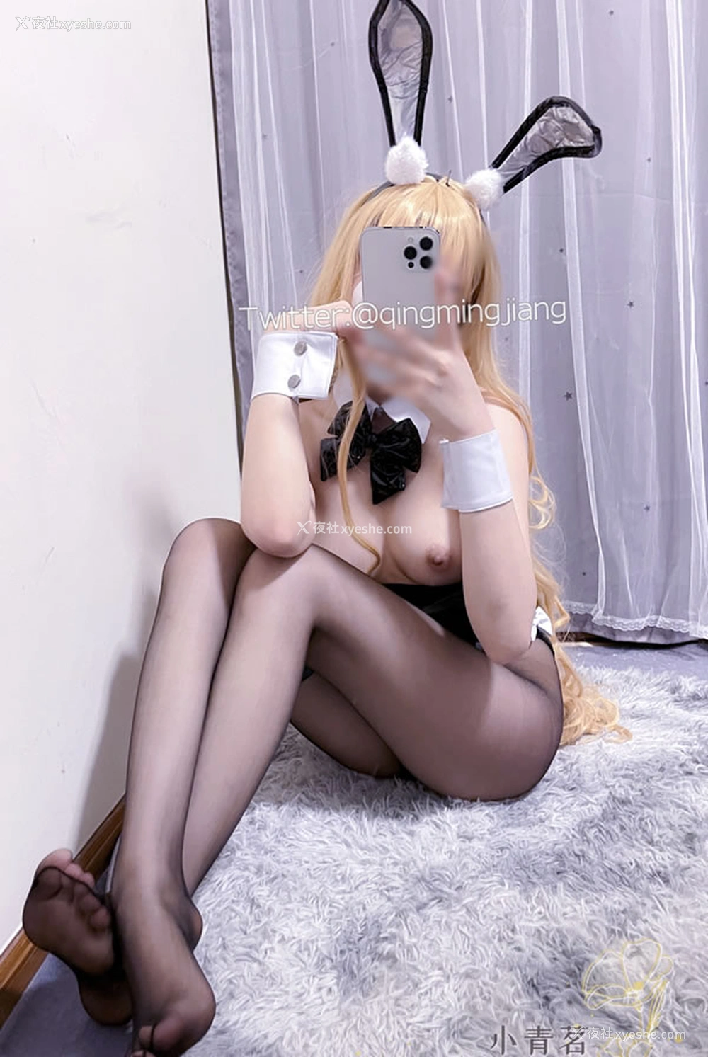 1P - 福利姬小青茗 – 黑丝兔女郎
