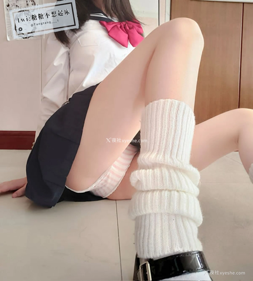 1P - 元气福利姬@糖糖不想起床 尺度私拍视图2