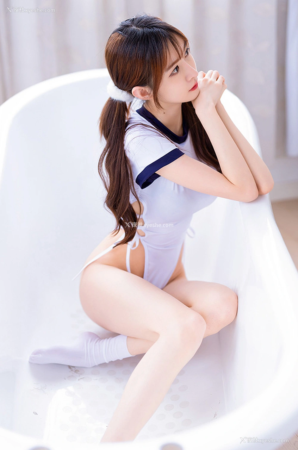 1P - 主播网红@王羽杉 开裆体操服死库水