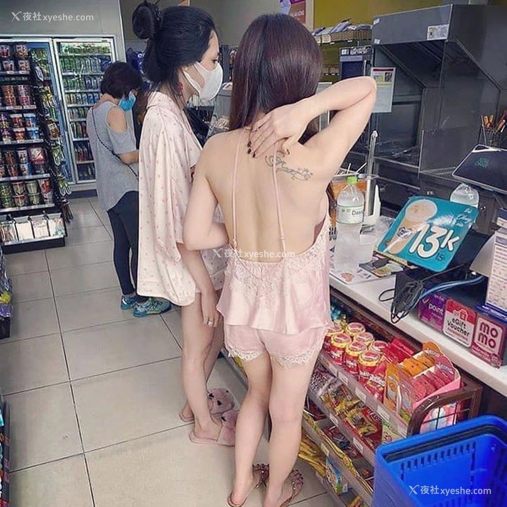 1P - 网红美女肤白貌美大长腿养眼合辑4