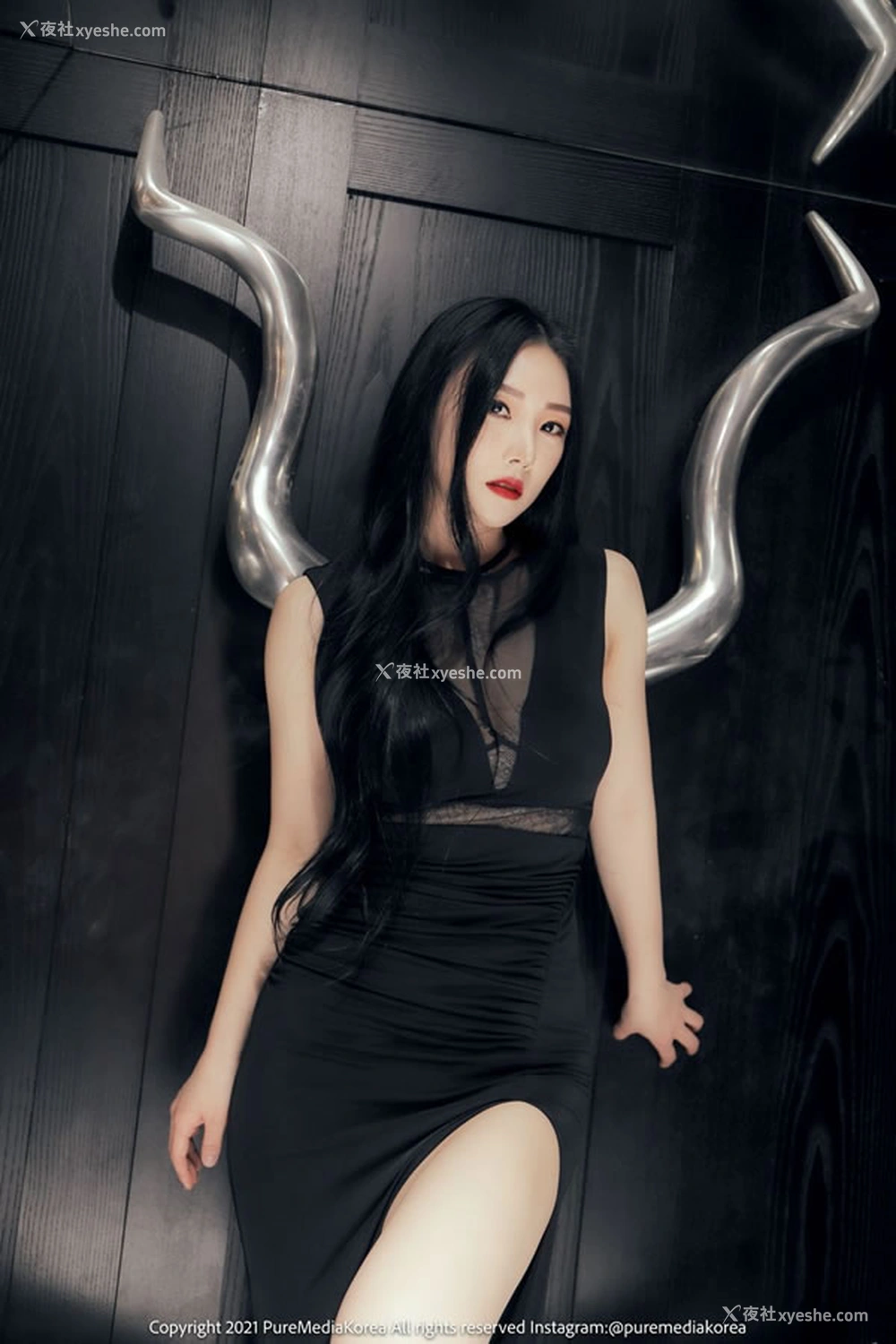 1P - 优雅熟女Riha黑裙半脱无圣光图集