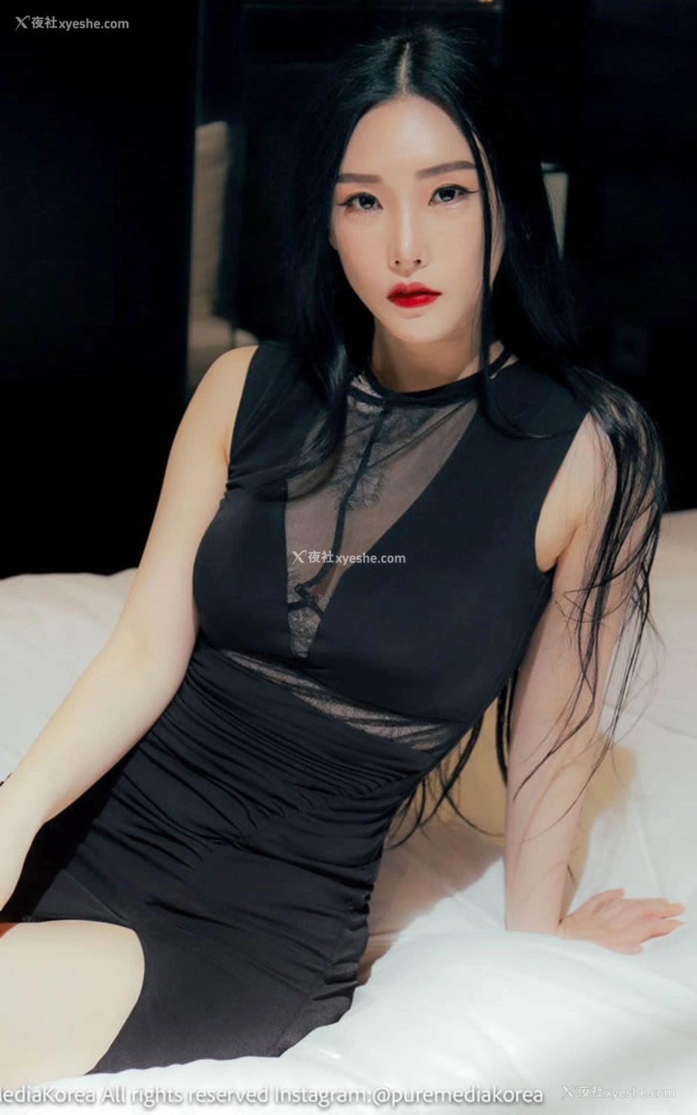 1P - 优雅熟女Riha黑裙半脱无圣光图集