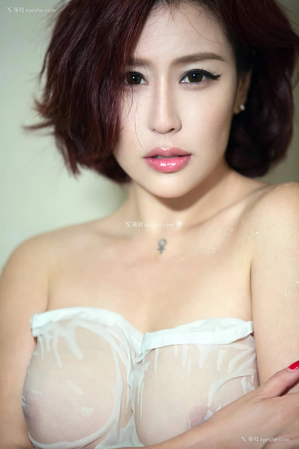 1P - 推女郎北京妞儿何何夕劲爆巨乳无圣光人体艺术写真婀娜多姿