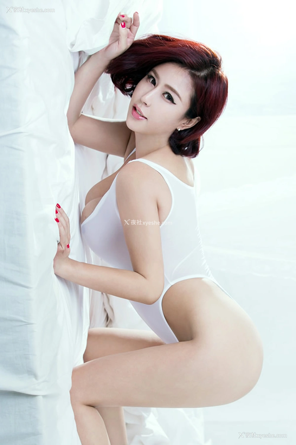 1P - 推女郎北京妞儿何何夕劲爆巨乳无圣光人体艺术写真婀娜多姿