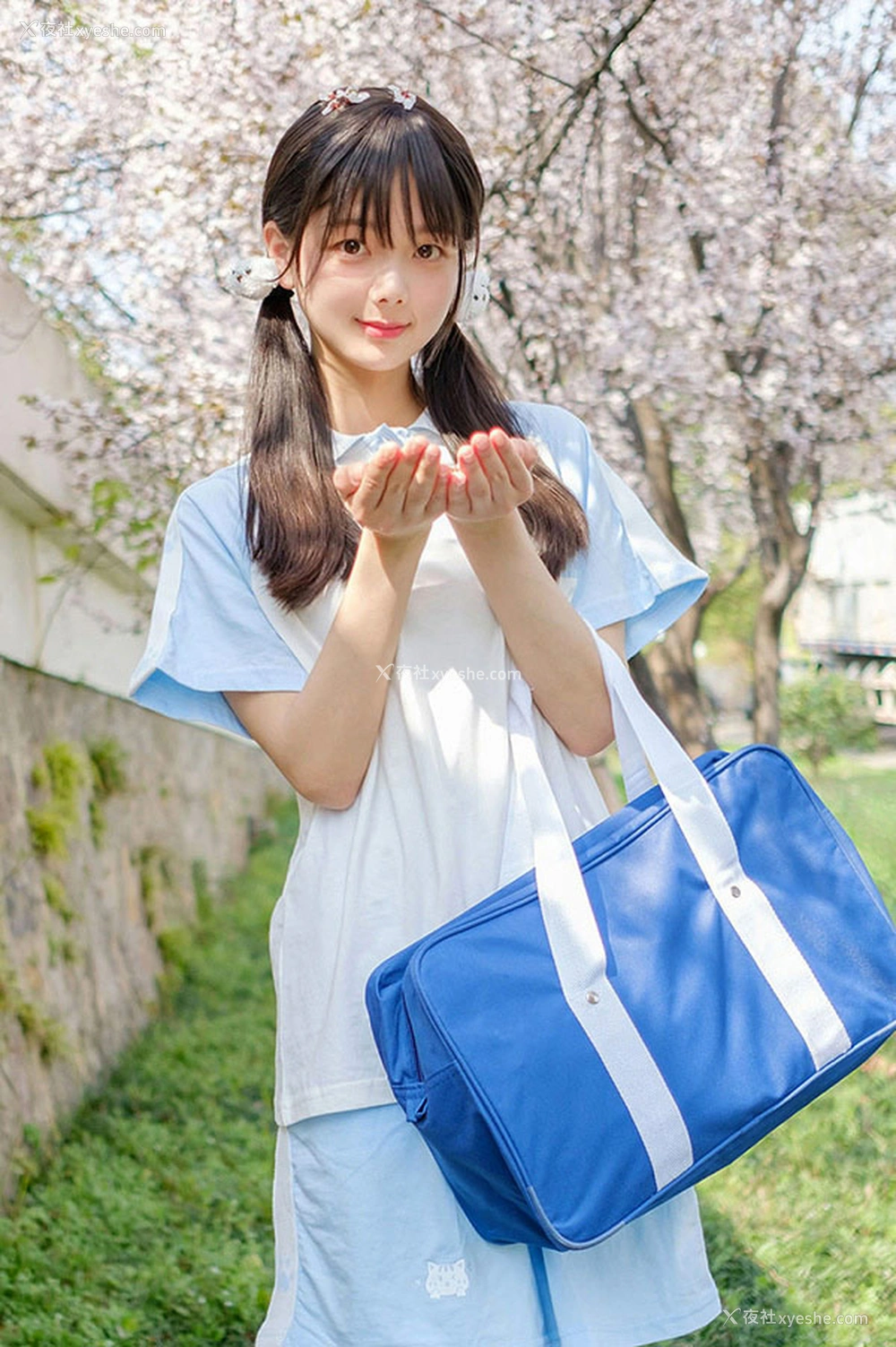 1P - 福利姬赤西夜夜 运动服私房版无圣光图集