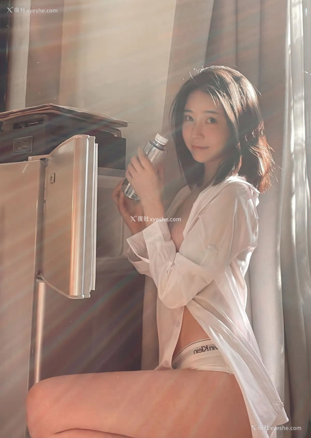 1P - 极品嫩模年年 – 光与年无圣光唯美图集