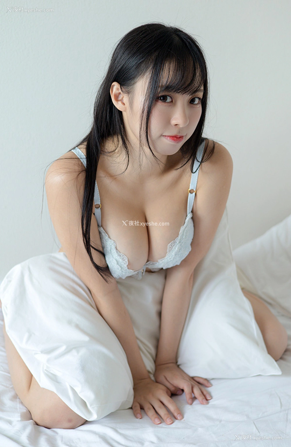 1P - 颜值福利姬@晴儿littlesshine 淡绿内衣