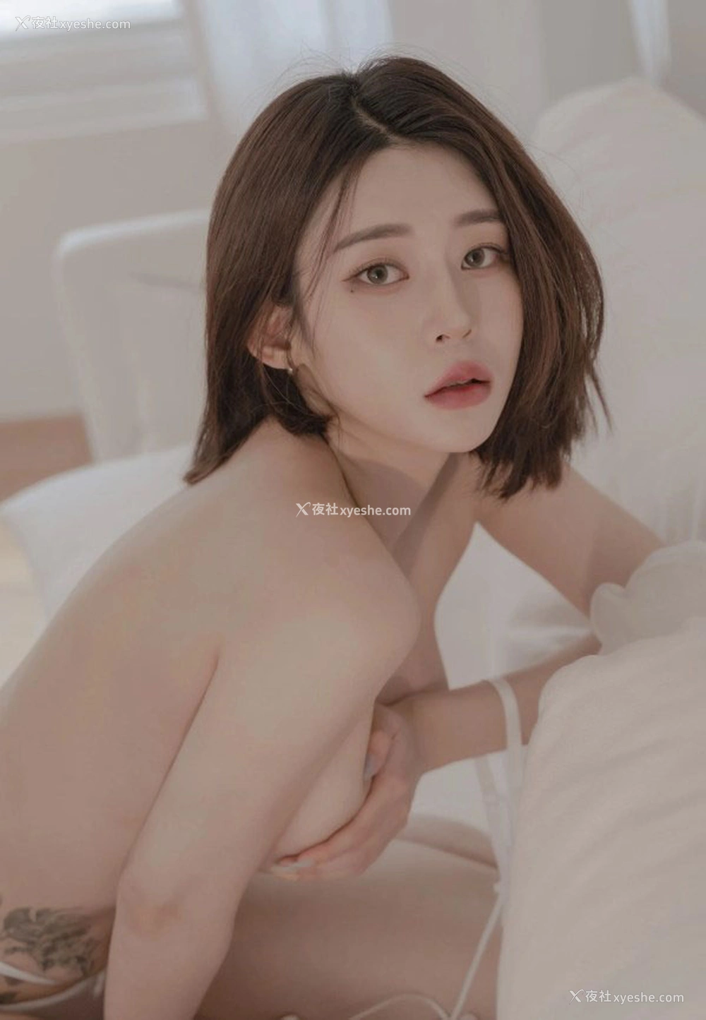 1P - 美艳姐姐肤色长裙无圣光写真上演人妻诱惑