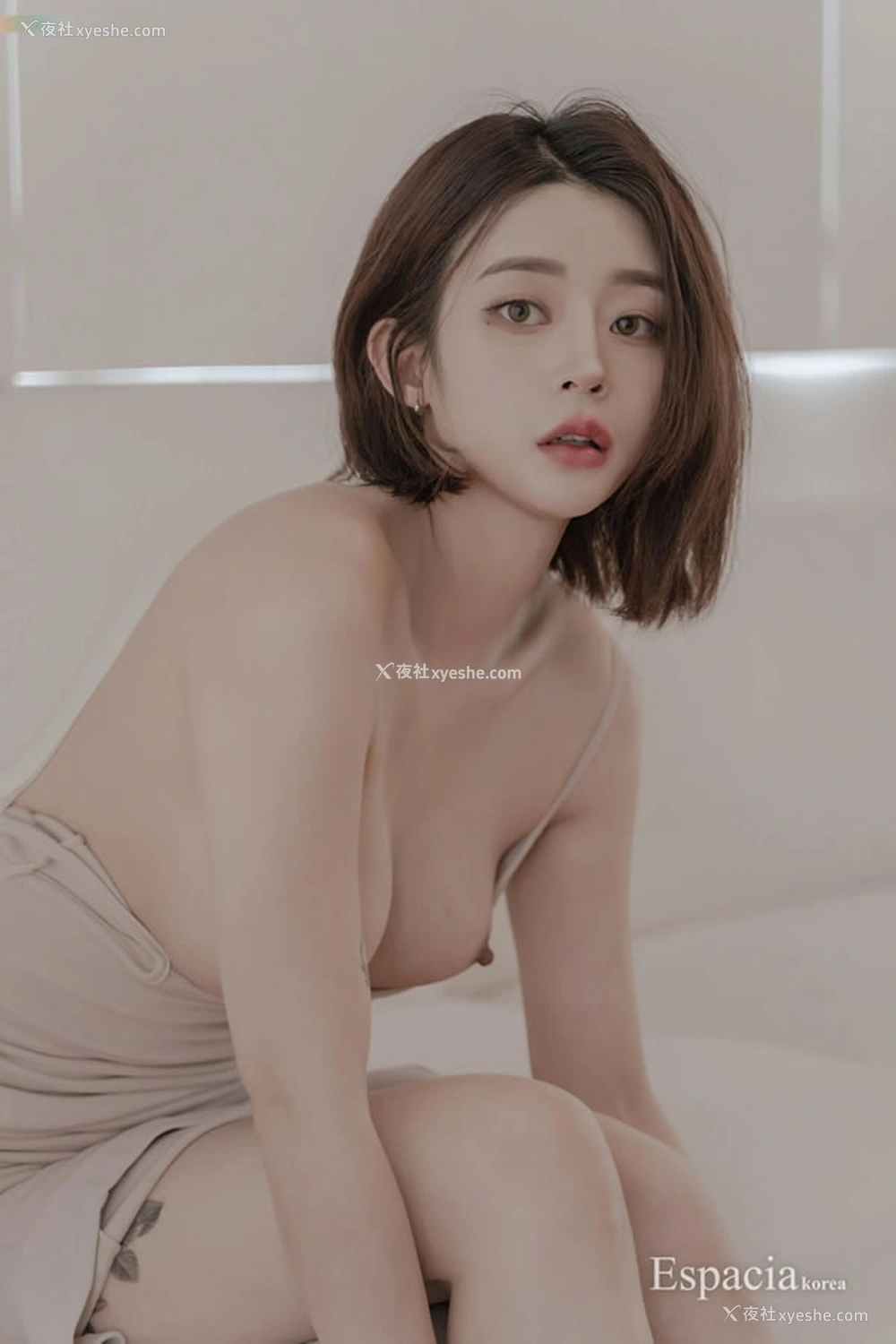 1P - 美艳姐姐肤色长裙无圣光写真上演人妻诱惑