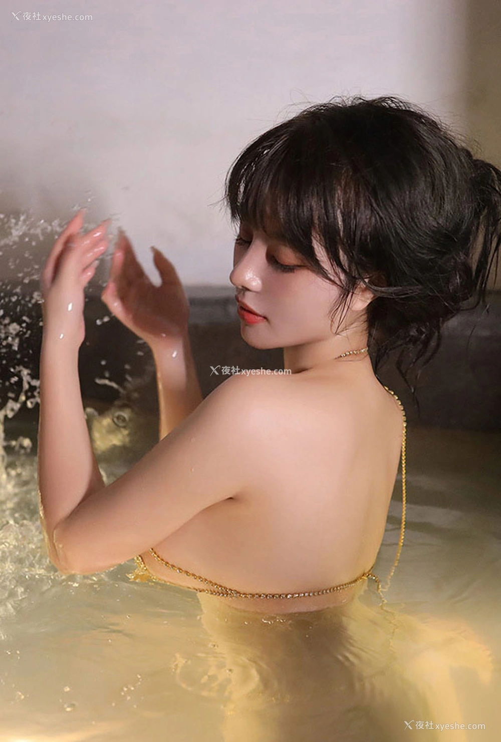 1P - 秀人女神沈思怡 温泉金丝缕衣无圣光美图2