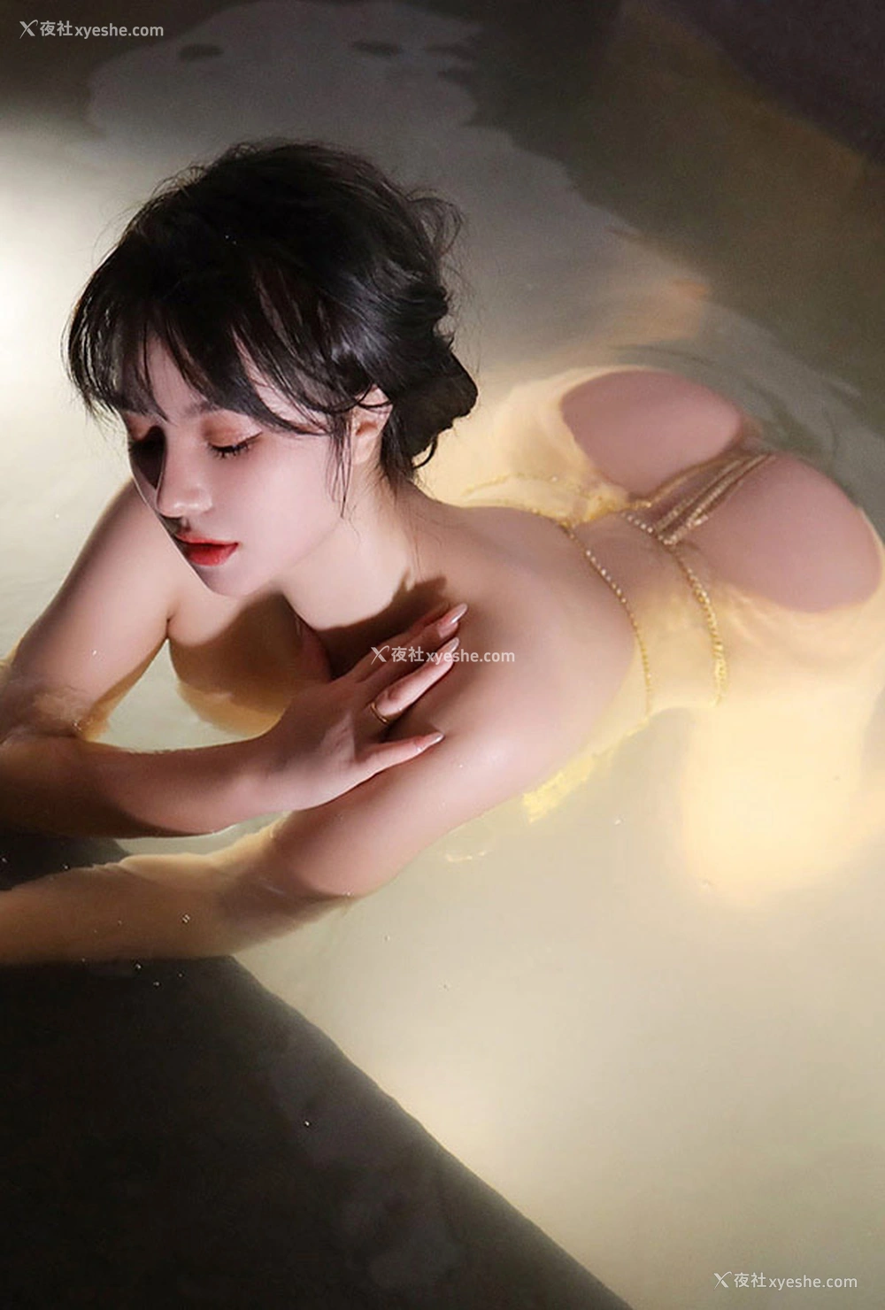 1P - 秀人女神沈思怡 温泉金丝缕衣无圣光美图2