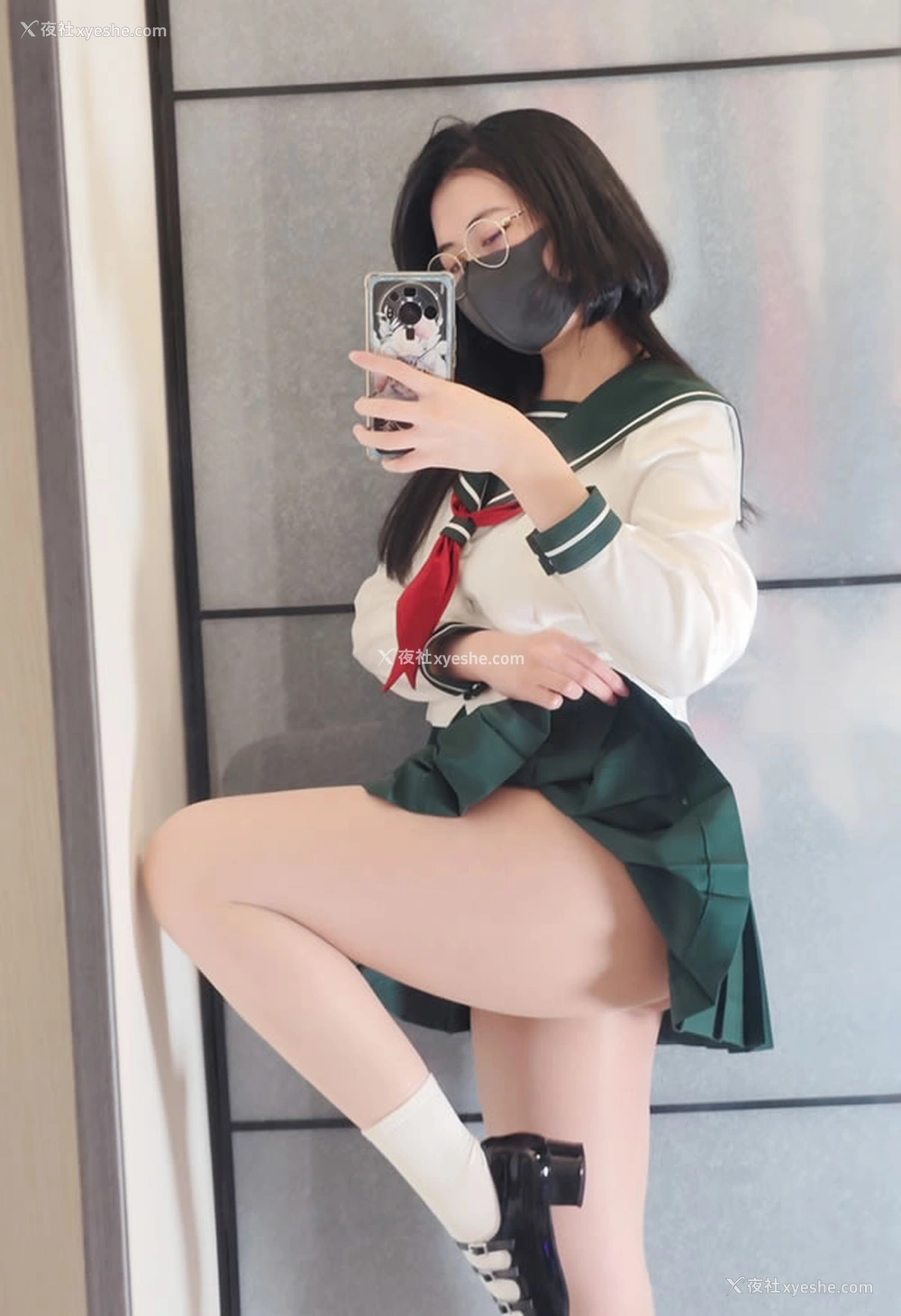 1P - 极品福利姬奶咪 – 戈薇 JK女生