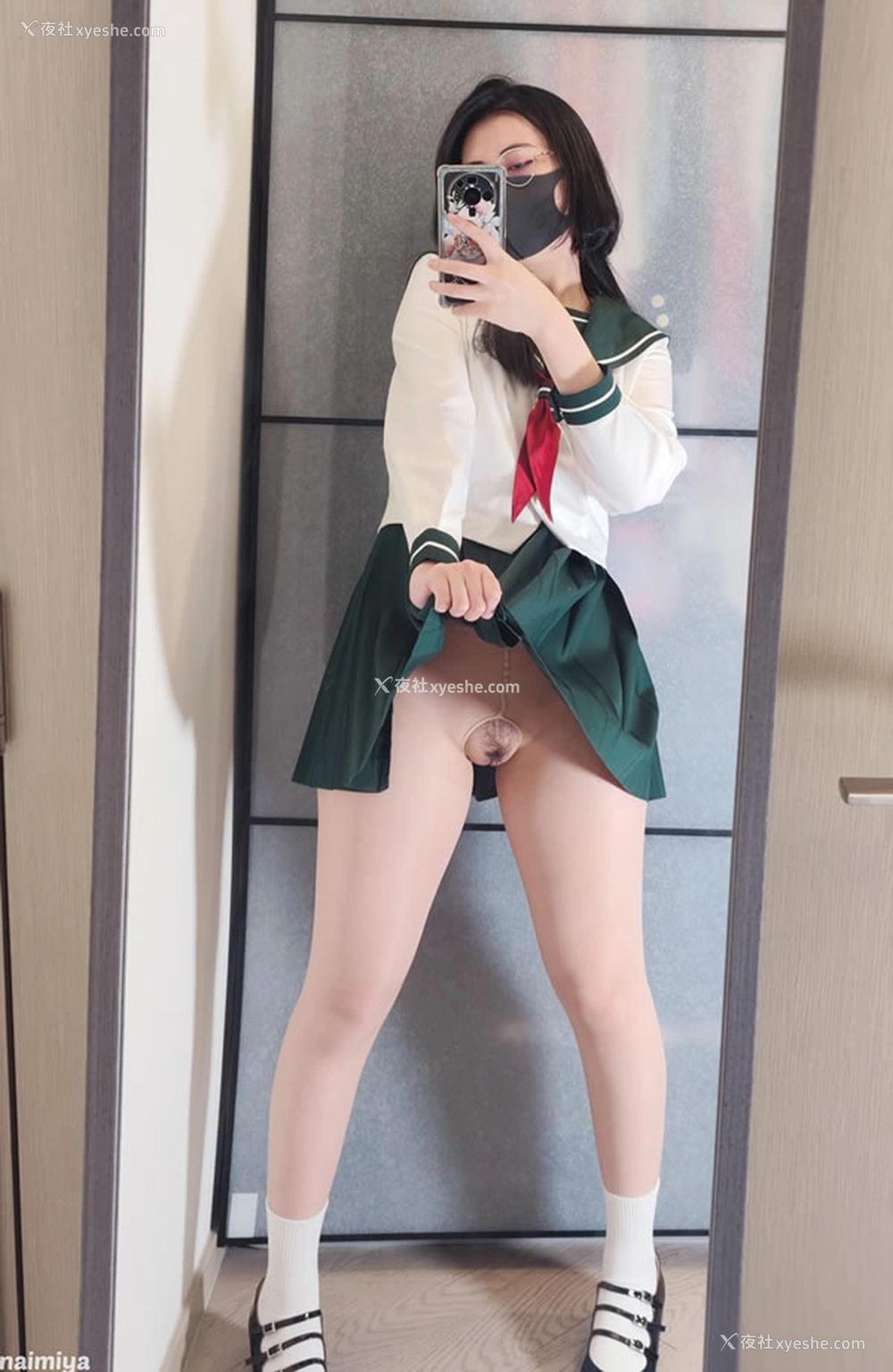 1P - 极品福利姬奶咪 – 戈薇 JK女生