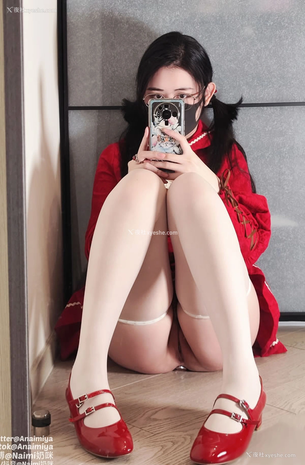 1P - 极品福利姬奶咪 – 戈薇 JK女生