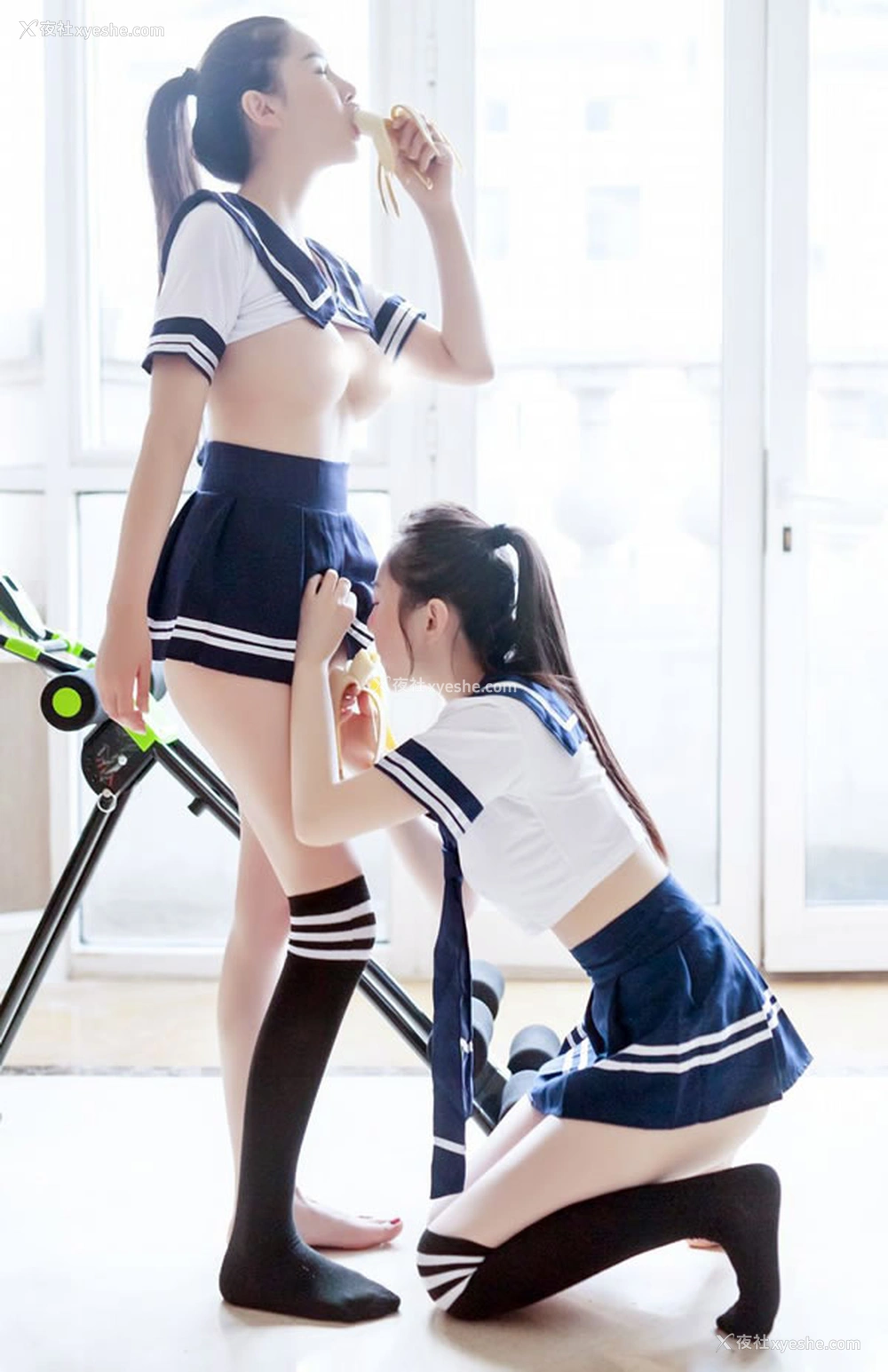 1P - 推女郎李丽莎&顾欣怡学生装无圣光大胆写真销魂诱惑