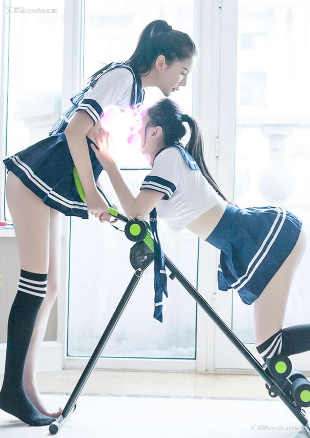 1P - 推女郎李丽莎&顾欣怡学生装无圣光大胆写真销魂诱惑
