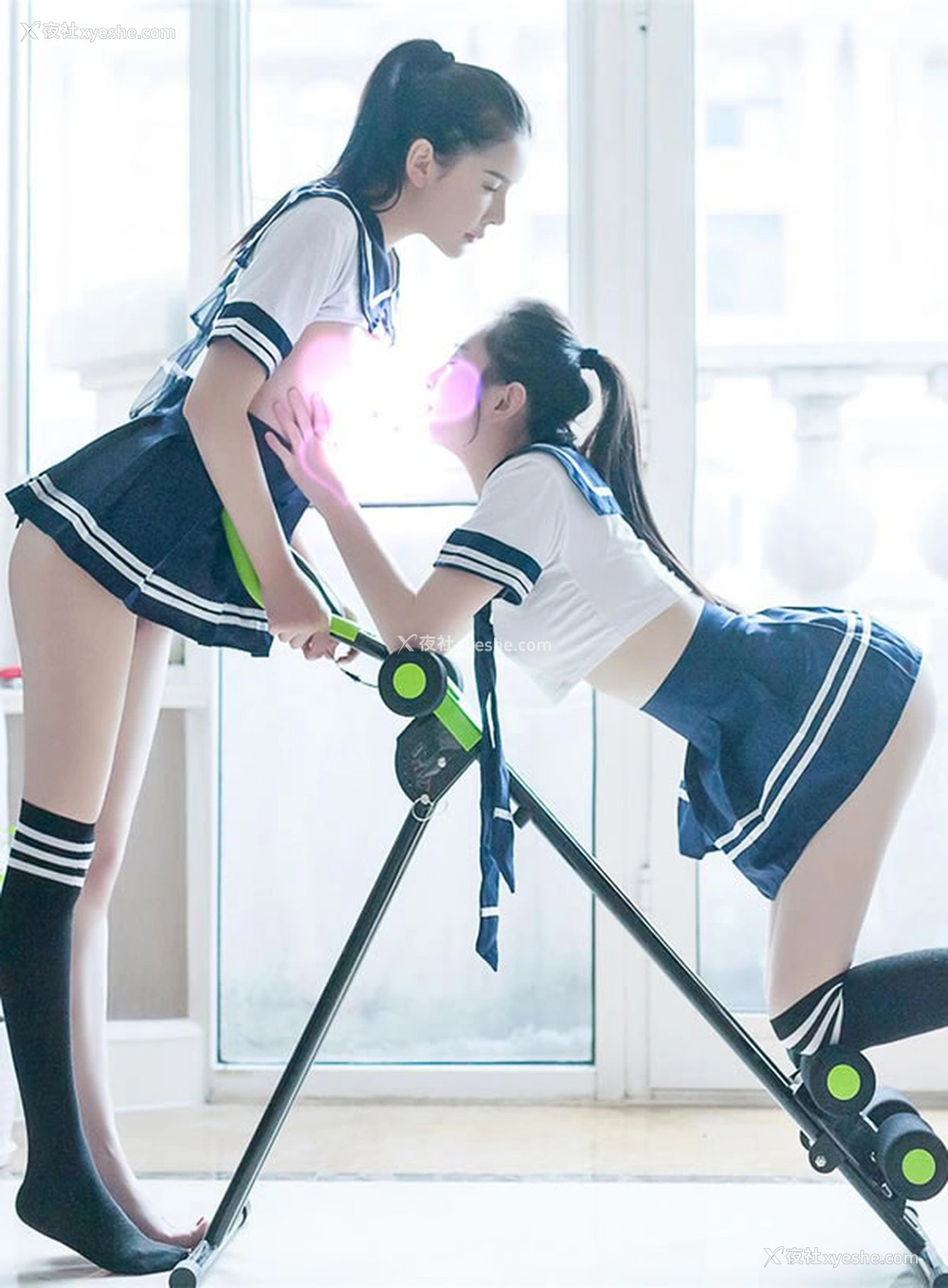 1P - 推女郎李丽莎&顾欣怡学生装无圣光大胆写真销魂诱惑