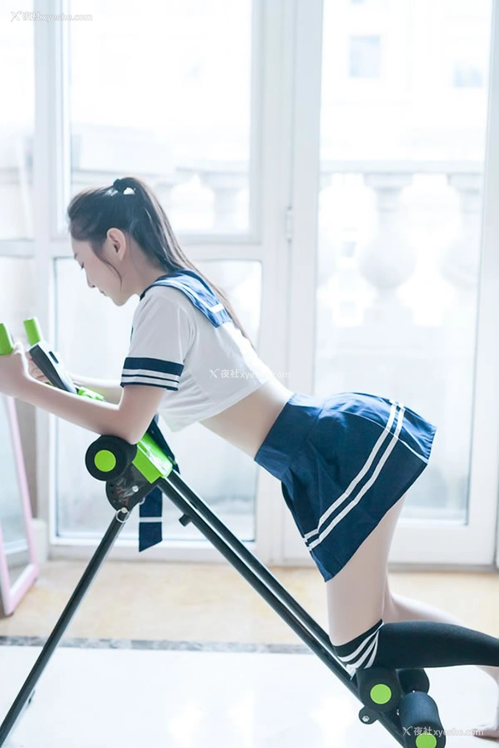 1P - 推女郎李丽莎&顾欣怡学生装无圣光大胆写真销魂诱惑