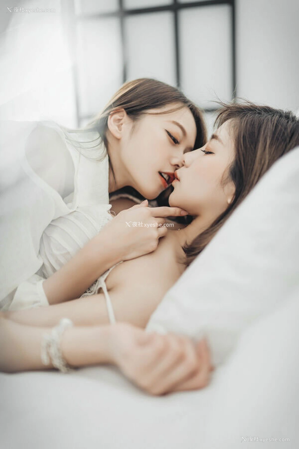 1P - 俏皮小姐姐妍妍与闺密居家休闲无圣光图集