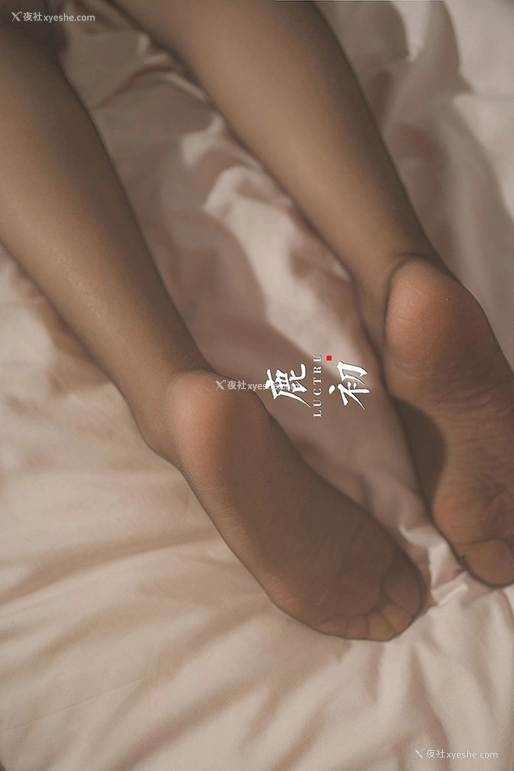 1P - 摄影师鹿初少女系列白色内衣学妹教室SM