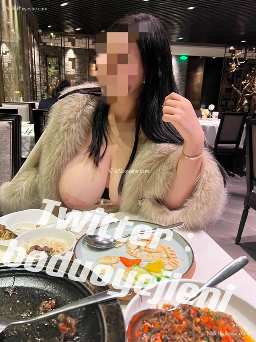 1P - 推特爆乳福利姬@妮妮子尺度私拍合集