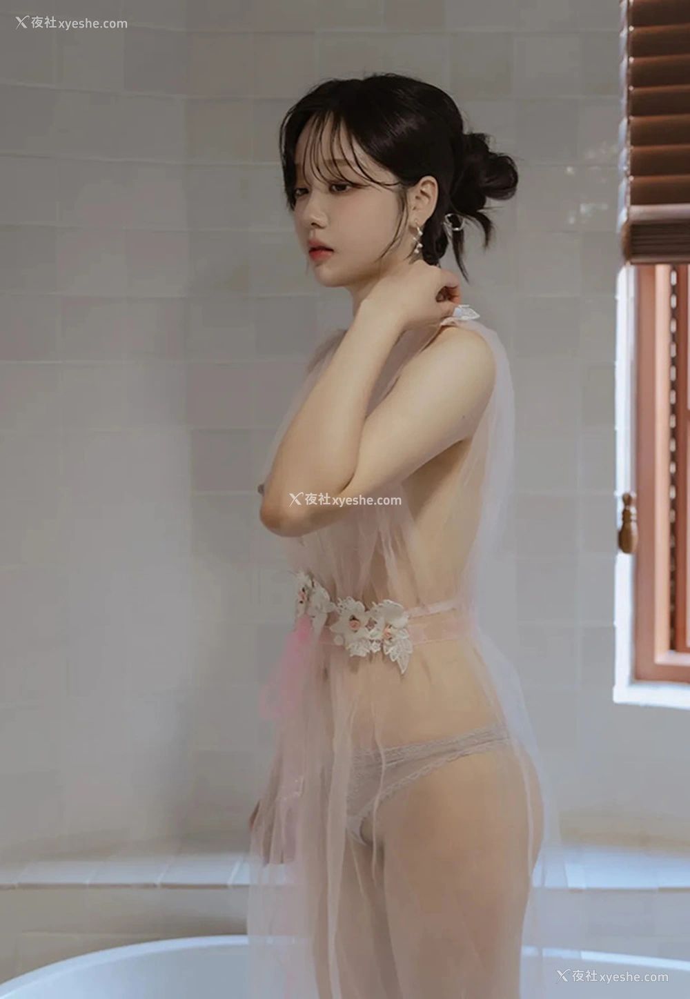 1P - 美人如画Somi薄纱唯美无圣光图集