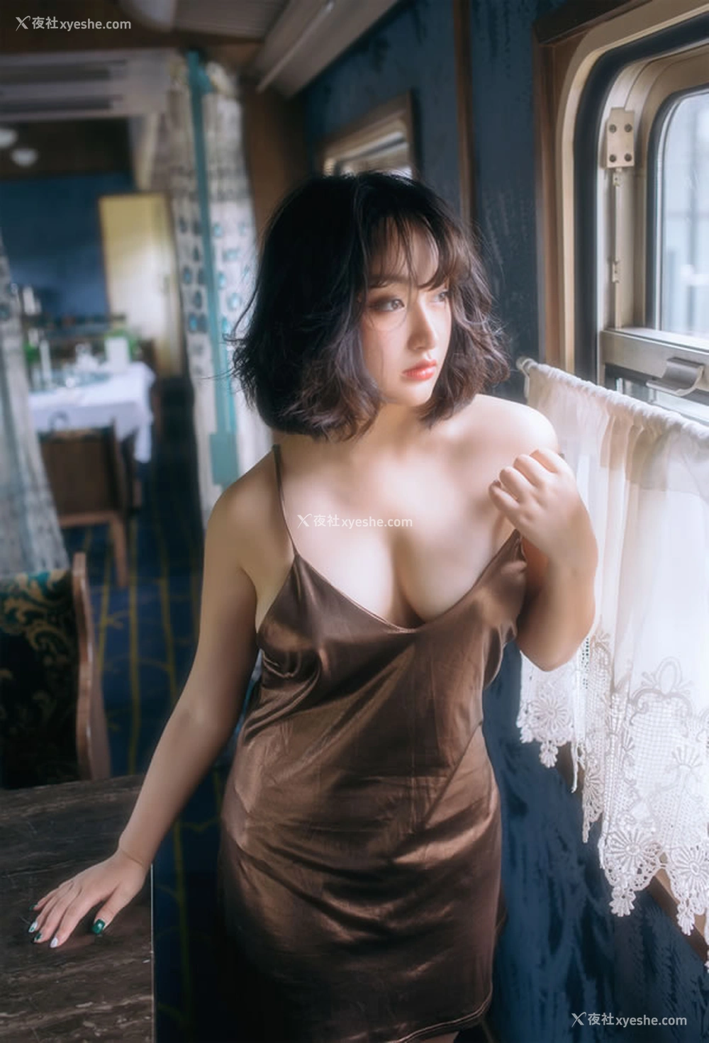 1P - 超美模特野百合 – 列车无圣光图集