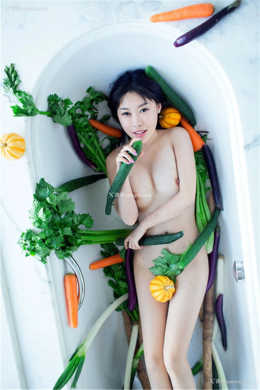 1P - 推女郎Rita无圣光全裸出镜美丽胴体若隐若现惹人无限遐想