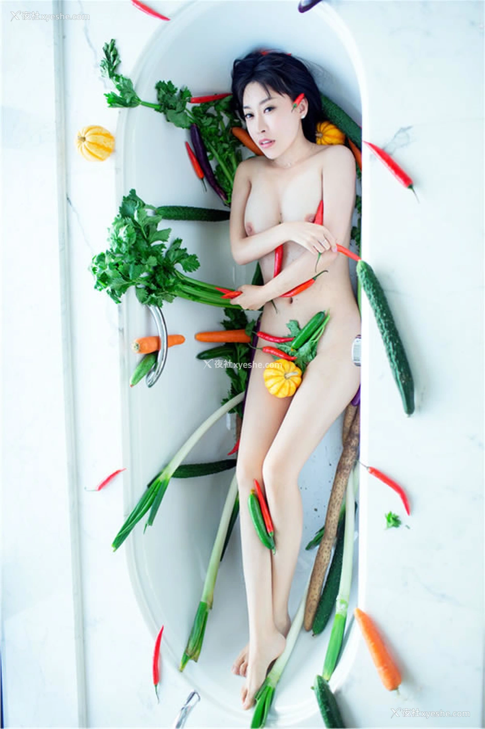 1P - 推女郎Rita无圣光全裸出镜美丽胴体若隐若现惹人无限遐想