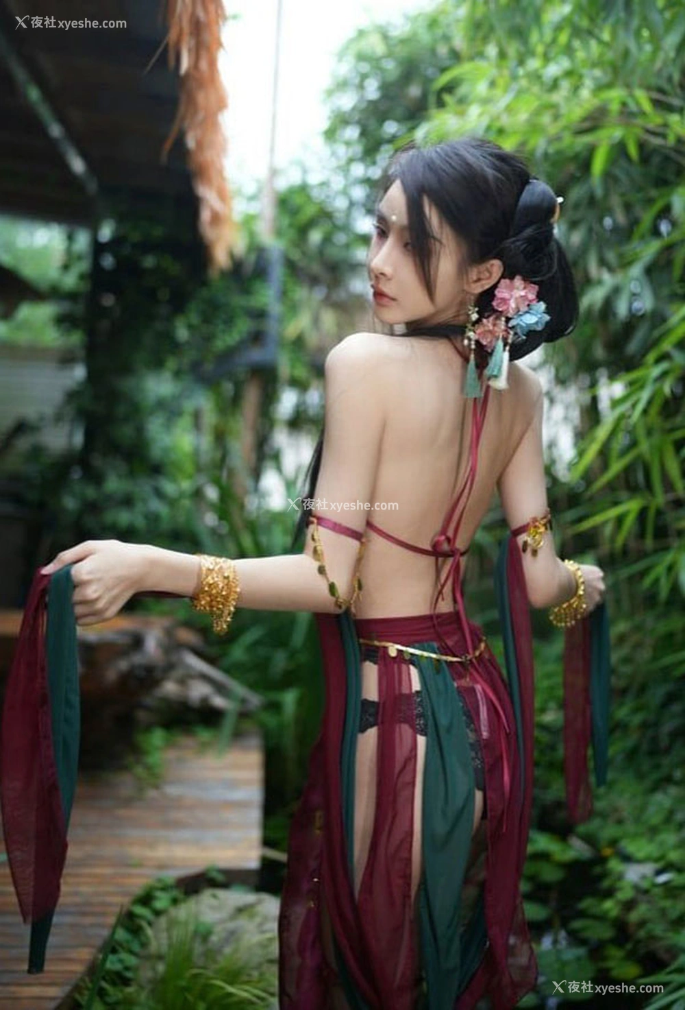 1P - 推特美女小芸逗 落苏复古无圣光唯美合集