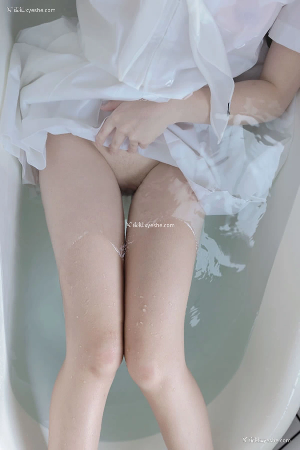 1P - 童颜巨乳晴儿白衬衣湿身无圣光美图