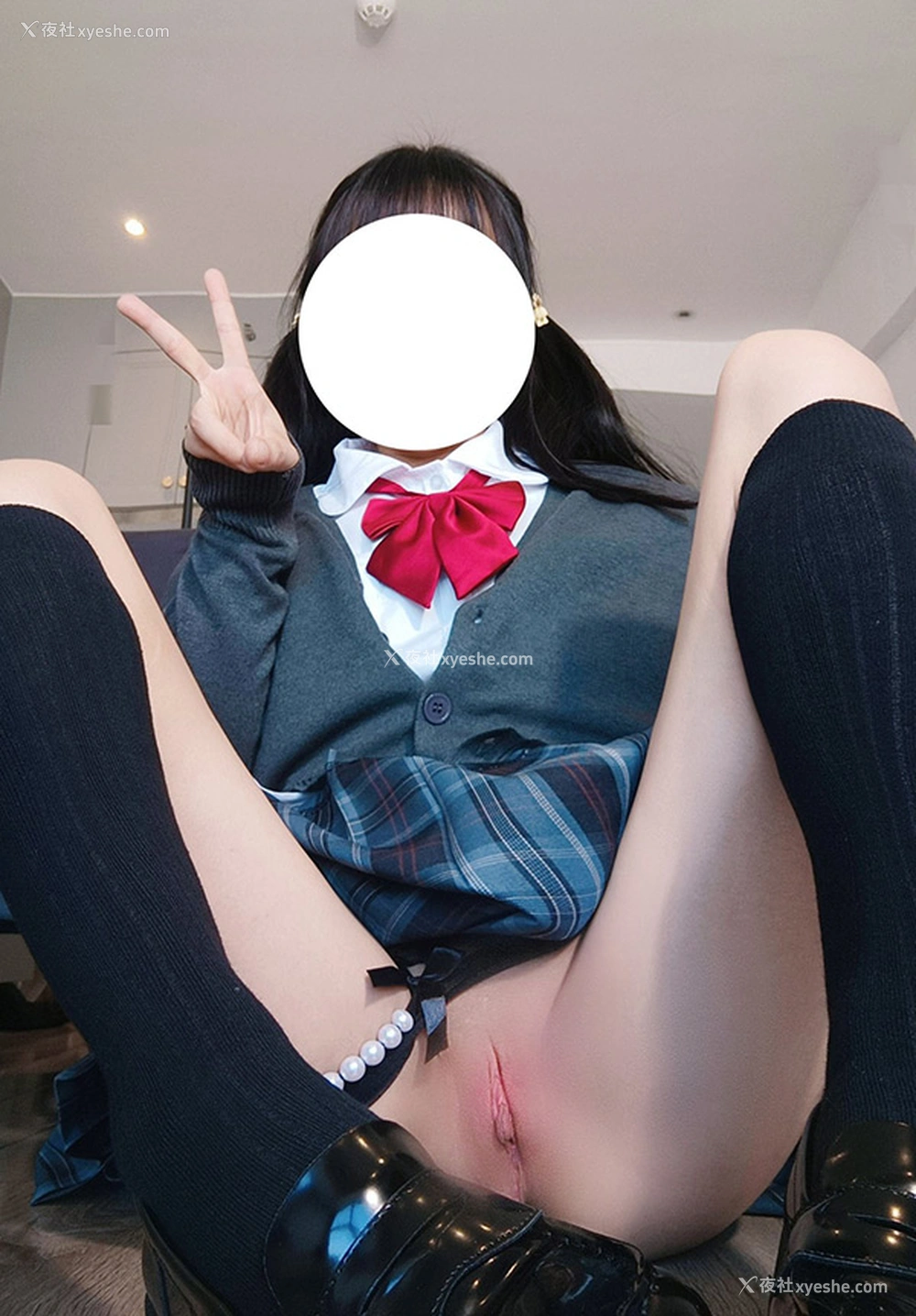 1P - 粉嫩白虎福利姬@诱桃尺度作品合集