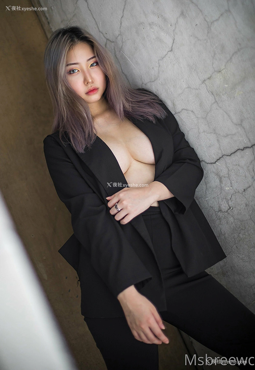 1P - 丰满巨乳网红@msbreewc 尺度私拍视图合集