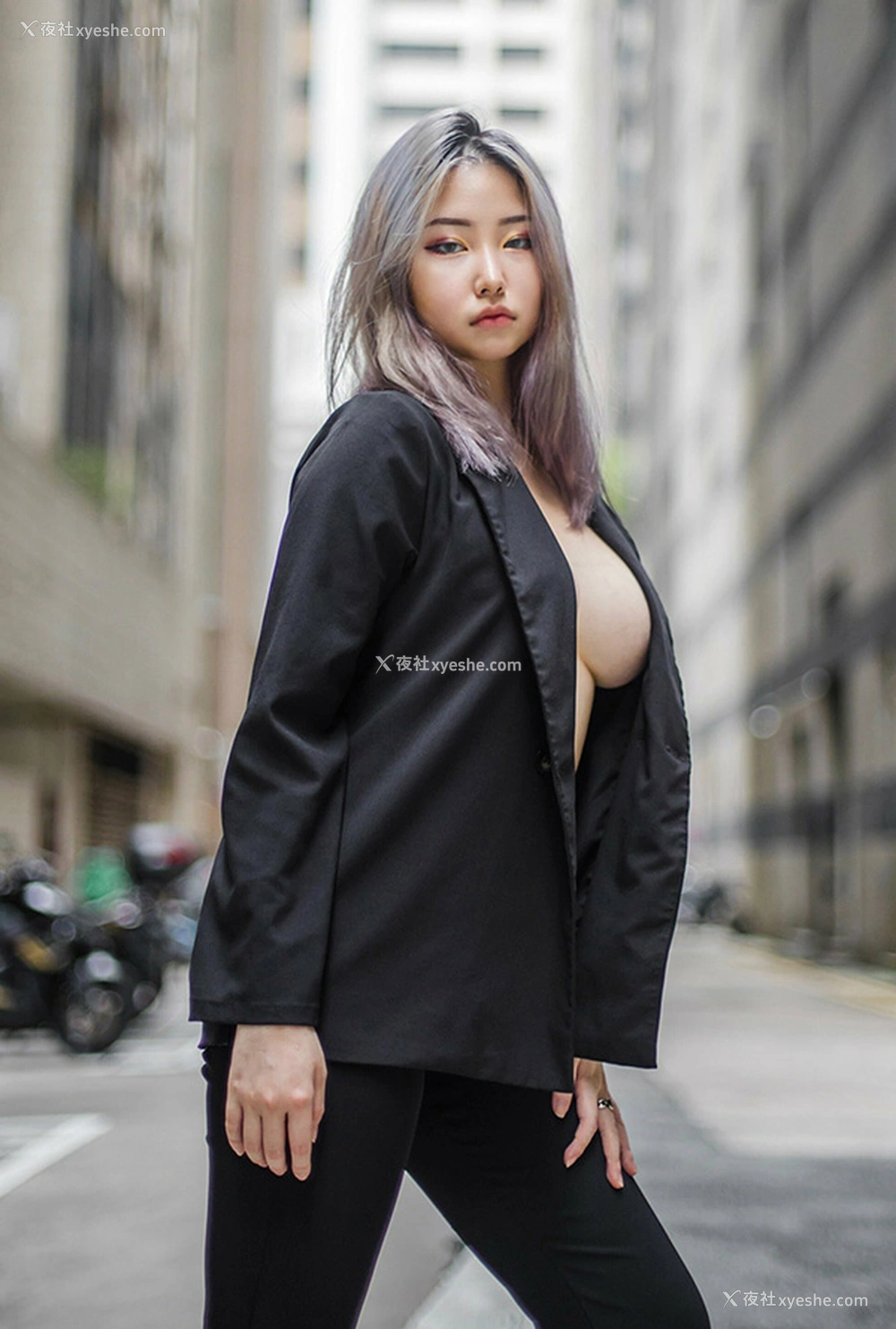 1P - 丰满巨乳网红@msbreewc 尺度私拍视图合集