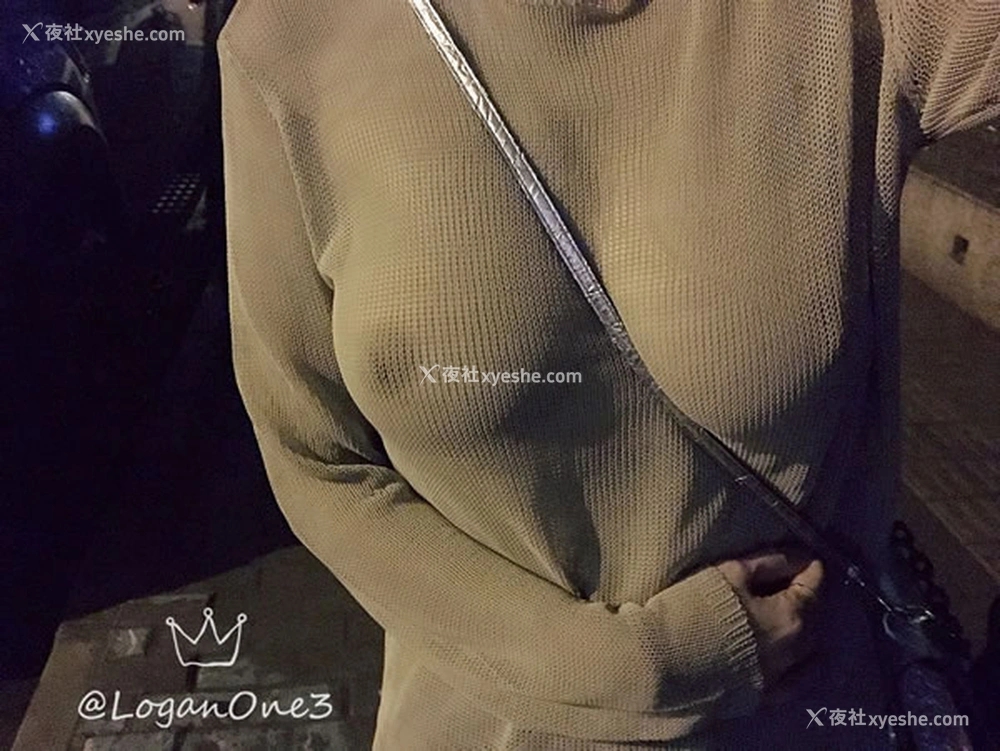1P - 推特极品网红loganone室内无圣光套图