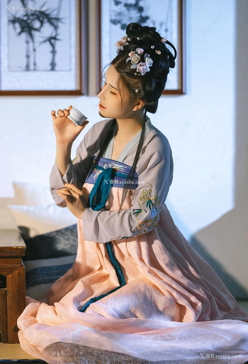 1P - 网红美女鹿八岁 – 汉服唯美人体写真
