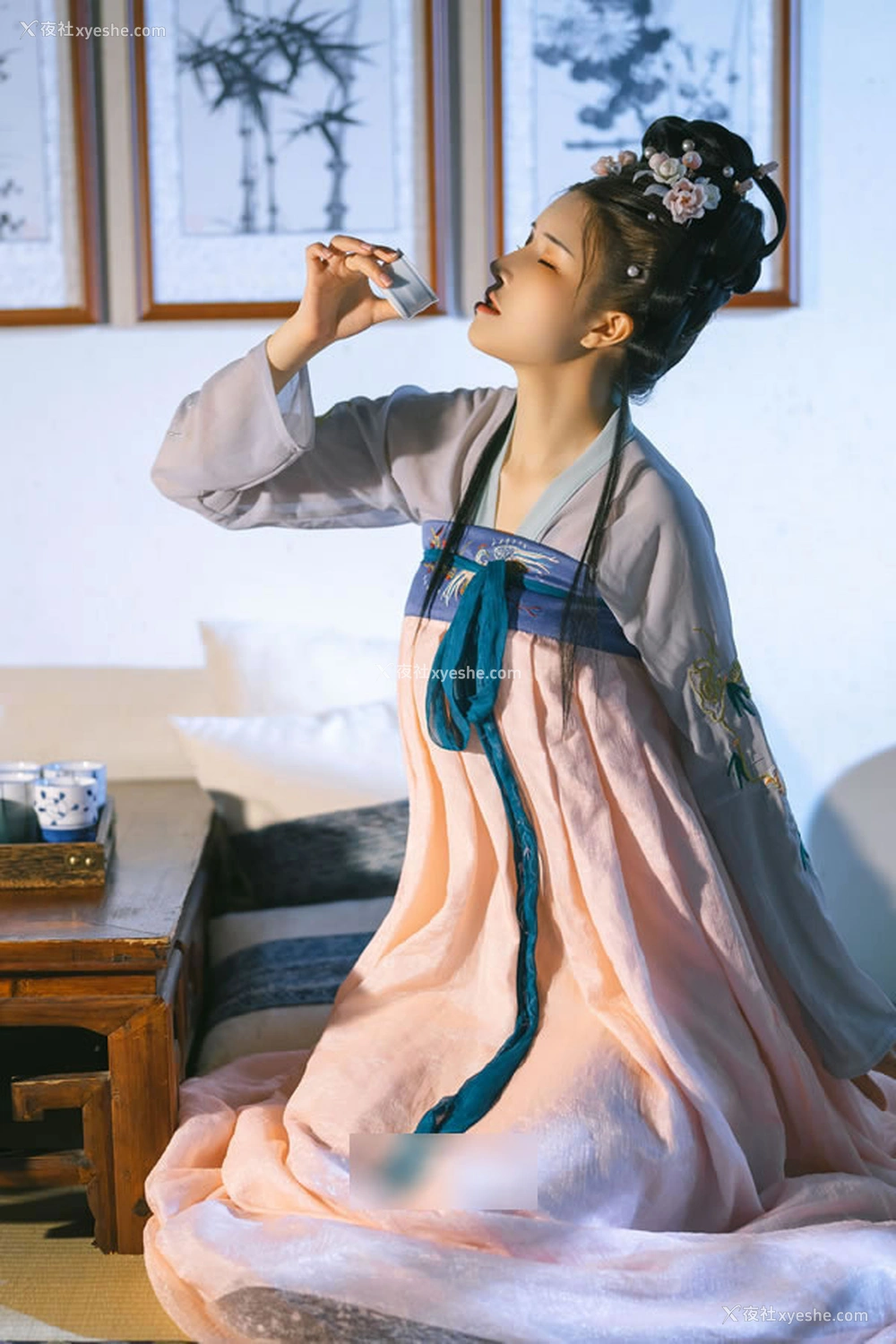 1P - 网红美女鹿八岁 – 汉服唯美人体写真