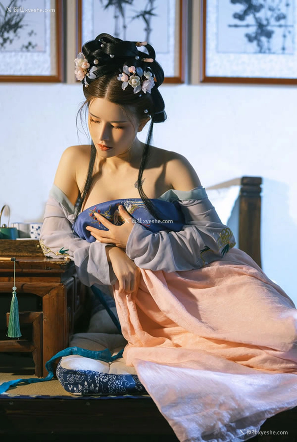 1P - 网红美女鹿八岁 – 汉服唯美人体写真